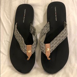 Tommy Hilfiger Navy and White Geometric Flip Flops